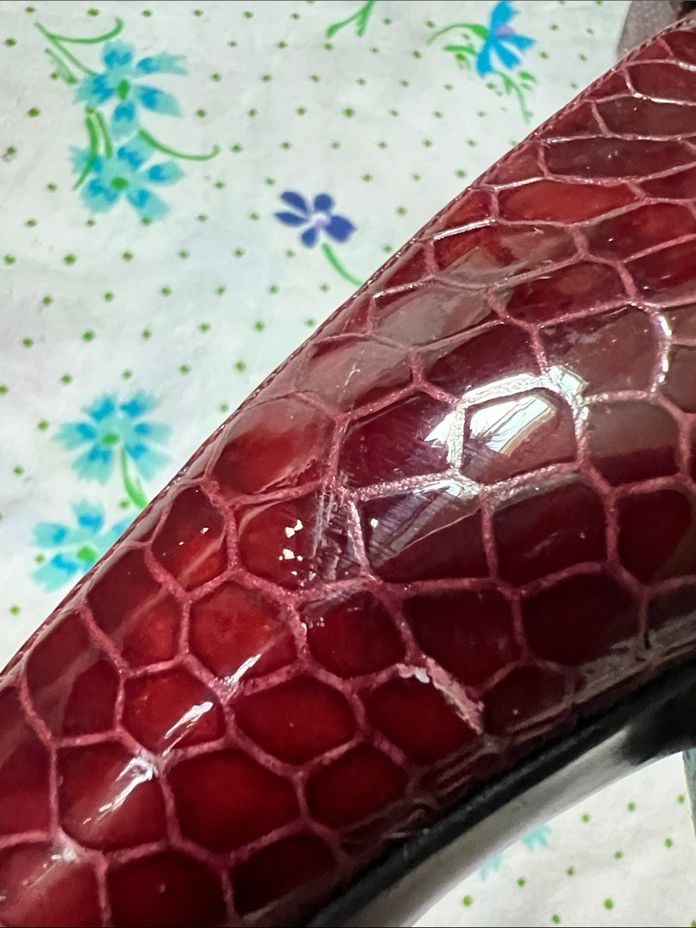 Stuart Weitzman Croc Oxblood Peep Toe Heels - 7.5 - Picture 11 of 13